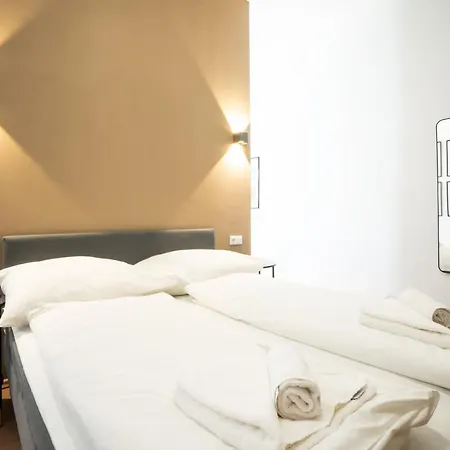 Modern 1-Bedroom Apartment Next To Praterstern Viena Exterior foto