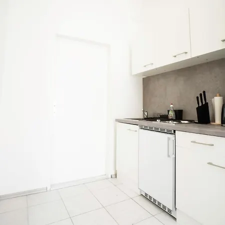 Modern 1-Bedroom Apartment Next To Praterstern Viena Exterior foto